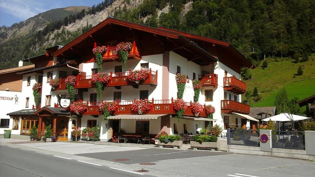 Hotel Unterkraemerhof Fusch an der Grossglocknerstrasse Eksteriør bilde